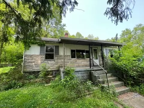 355 Hanna Ave, Adena, OH 43901