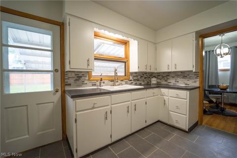 1853 Eldridge Ave, Akron, OH 44301 photo 7