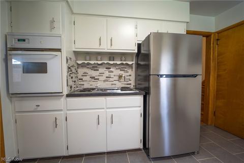 1853 Eldridge Ave, Akron, OH 44301 photo 8