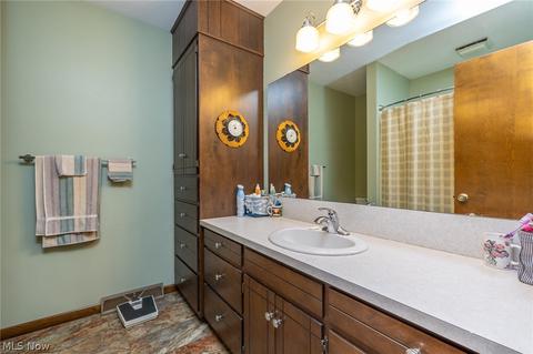 1810 Pine Cove Dr, Wooster, OH 44691 photo 11