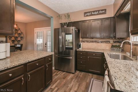 252 Spruce St, Elyria, OH 44035 photo 6