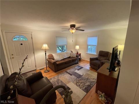 5641 Davis Dr, Mentor On The Lake, OH 44060 photo 3