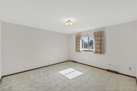 6708 Ely Vista Dr, Parma, OH 44129 photo 27
