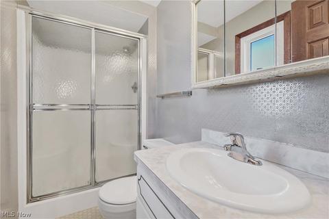 6708 Ely Vista Dr, Parma, OH 44129 photo 31