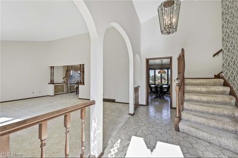 6708 Ely Vista Dr, Parma, OH 44129 photo 8