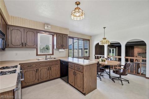 6708 Ely Vista Dr, Parma, OH 44129 photo 13