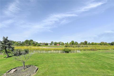 6708 Ely Vista Dr, Parma, OH 44129 photo 4