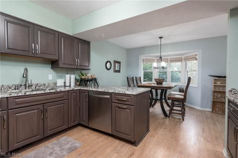 875 Hampton Cir #2, Aurora, OH 44202 photo 12