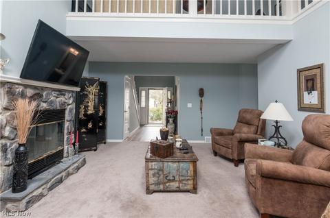 875 Hampton Cir #2, Aurora, OH 44202 photo 5