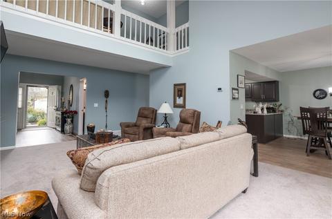 875 Hampton Cir #2, Aurora, OH 44202 photo 6