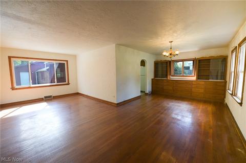 116 E 17th St, Dover, OH 44622 photo 7