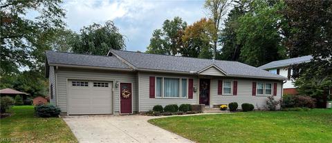 403 E 18th St, Dover, OH 44622 photo 1