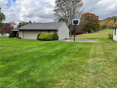 403 E 18th St, Dover, OH 44622 photo 2