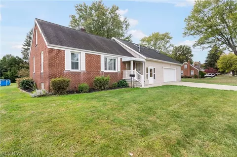438 35th St SE, Canton, OH 44707 photo 2