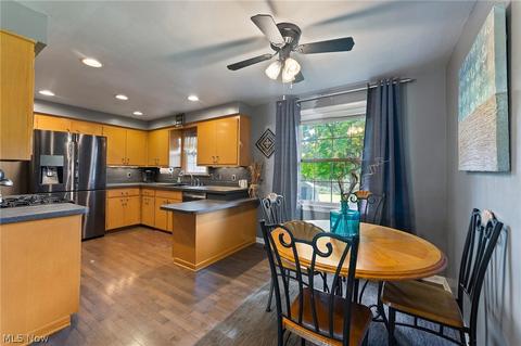 665 Oakridge Dr, Youngstown, OH 44512 photo 7