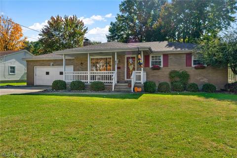 665 Oakridge Dr, Youngstown, OH 44512 photo 1