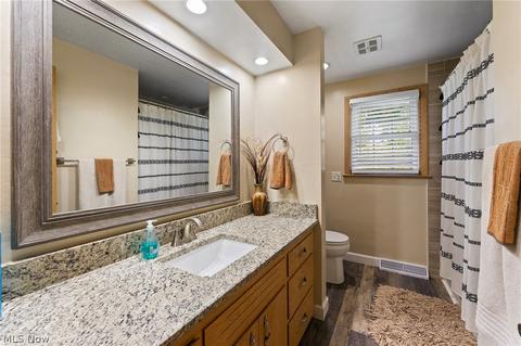 665 Oakridge Dr, Youngstown, OH 44512 photo 10