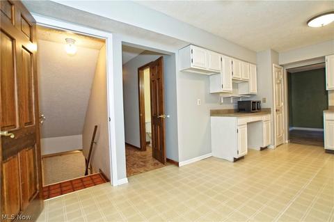 416 Naples Dr, Elyria, OH 44035 photo 8