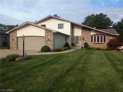 7010 Eventide Dr, Parma, OH 44129 photo 1