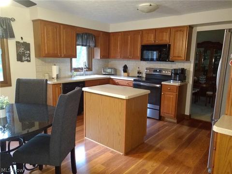 7010 Eventide Dr, Parma, OH 44129 photo 7