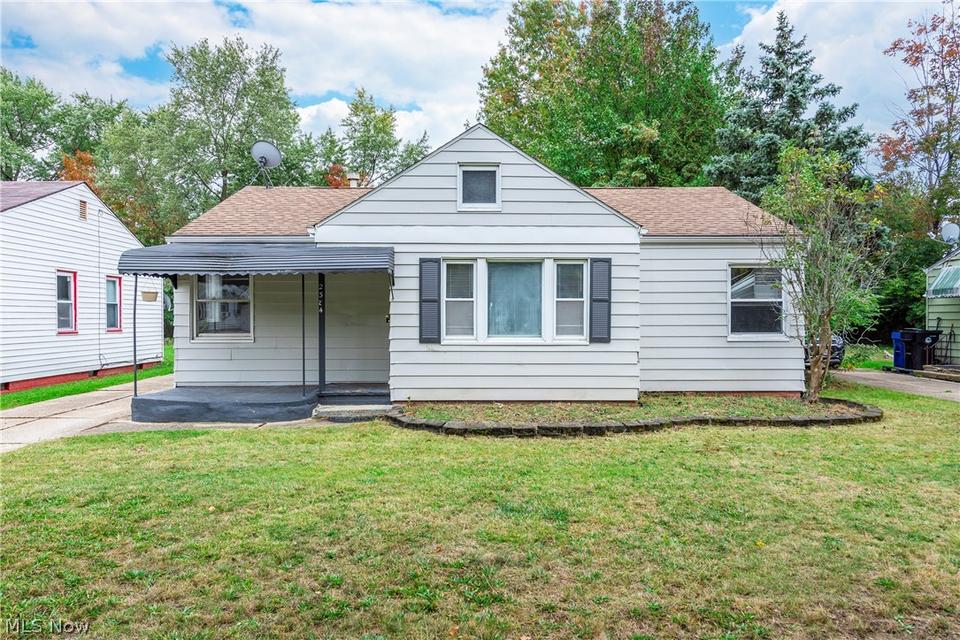 2384 Greenvale Rd, Cleveland, OH 44121 34 Photos MLS 4415197 Movoto