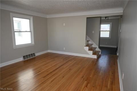 8203 Snow Rd, Parma, OH 44129 photo 9