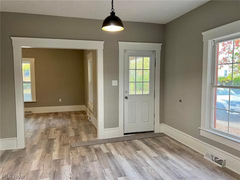 211 E 27th St, Lorain, OH 44055 photo 9