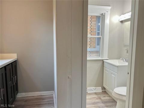 211 E 27th St, Lorain, OH 44055 photo 8