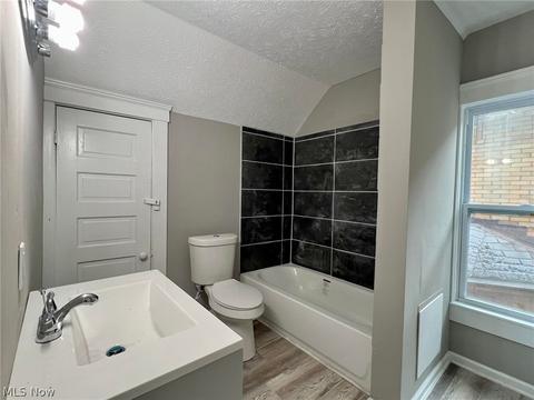 211 E 27th St, Lorain, OH 44055 photo 5