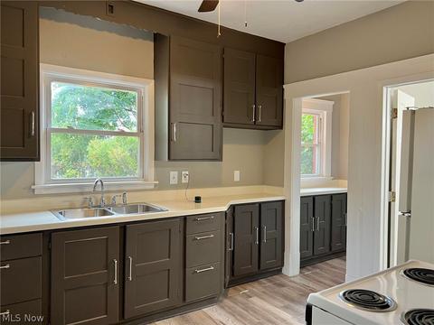 211 E 27th St, Lorain, OH 44055 photo 3