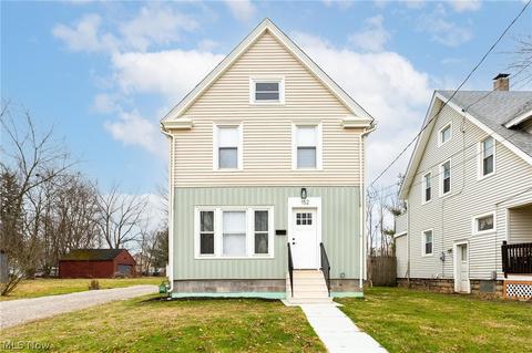 152 Oak St, Elyria, OH 44035 photo 2