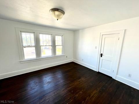 3010 Elyria Ave, Lorain, OH 44055 photo 9