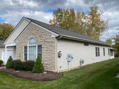 153 Arrow Ct, Elyria, OH 44035 photo 2