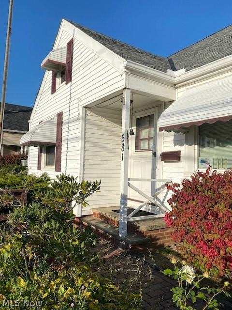 581 E 250th St, Euclid, OH 44132 photo 3