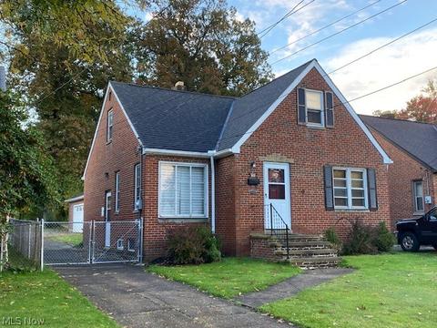 2117 Keystone Rd, Parma, OH 44134 photo 2