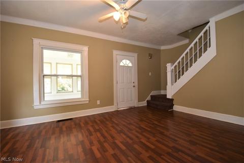 525 7th St, Struthers, OH 44471 photo 6