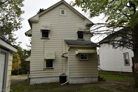 525 7th St, Struthers, OH 44471 photo 4