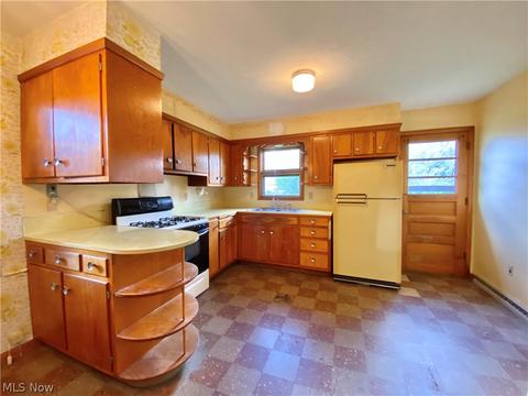 3301 Lincoln Dr, Ashtabula, OH 44004 photo 7