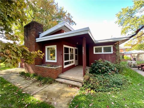 3301 Lincoln Dr, Ashtabula, OH 44004 photo 2