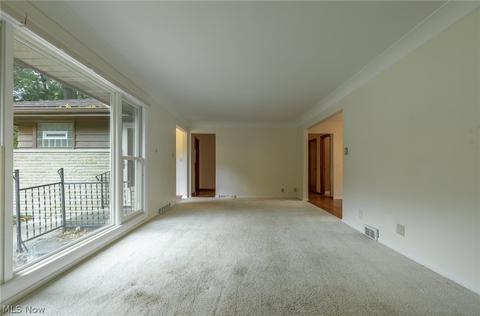 7591 Silver Beech Ln, Mentor, OH 44060 photo 4