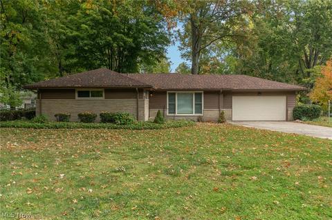 7591 Silver Beech Ln, Mentor, OH 44060 photo 2