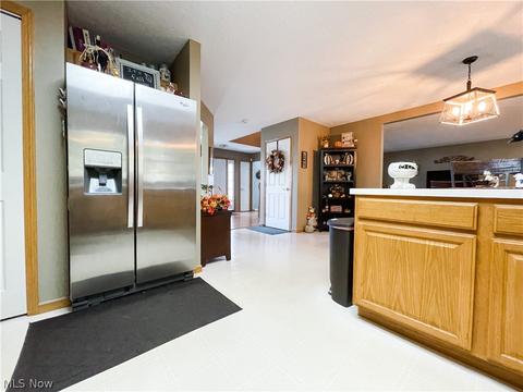 396 Treeview Dr, Wadsworth, OH 44281 photo 10
