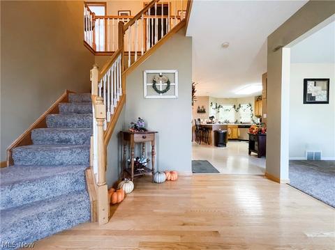 396 Treeview Dr, Wadsworth, OH 44281 photo 4