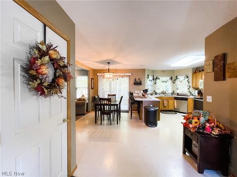 396 Treeview Dr, Wadsworth, OH 44281 photo 6