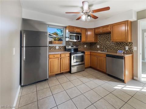 701 Denison Ave, Elyria, OH 44035 photo 2