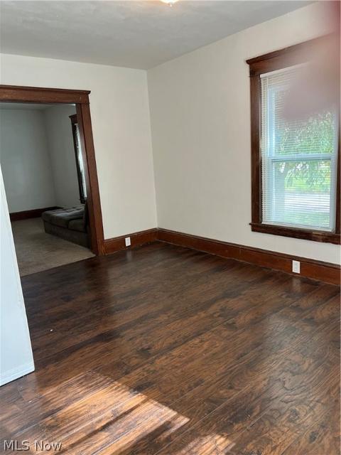 614 W 58th St, Ashtabula, OH 44004 photo 4