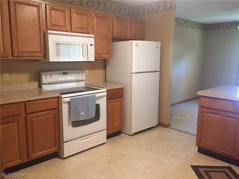 812 Cedar Way, Youngstown, OH 44512 photo 4