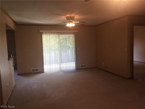 812 Cedar Way, Youngstown, OH 44512 photo 3