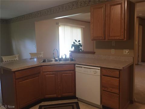 812 Cedar Way, Youngstown, OH 44512 photo 5