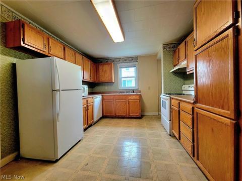 210 3rd St, Lowell, OH 45744 photo 7